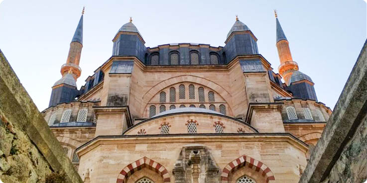 Edirne Selimiye Câmii’nin Kubbe Yazıları ve Süslemeleri