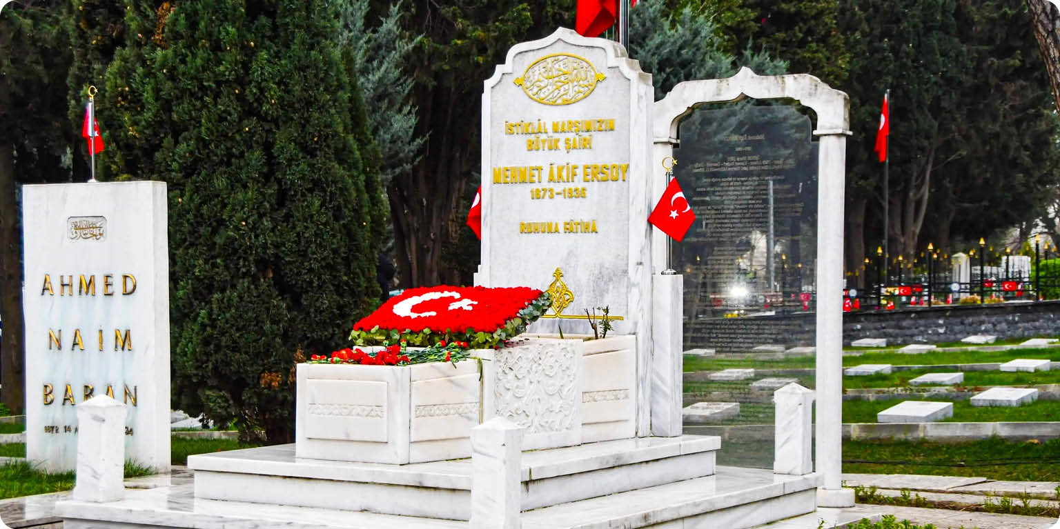 Mehmet Âkif Üzerinde Düşünmek